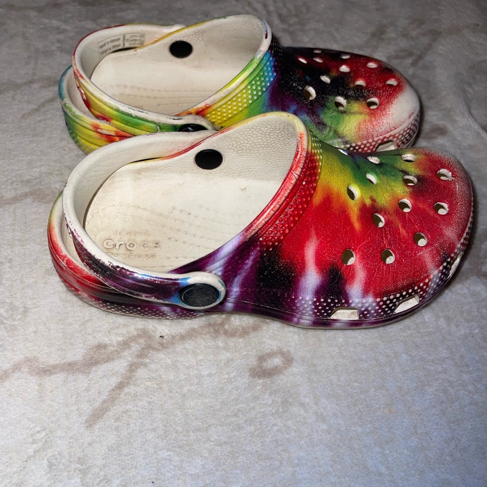 CROCS Kids Colorful Tie-Dye Water Shoes